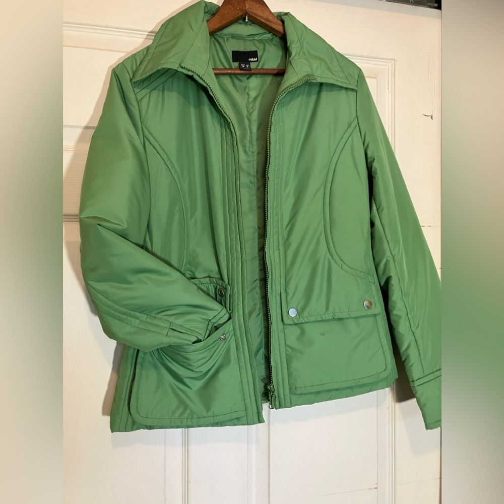 H&M rain jacket, green, pockets, size 10, excellent condition
